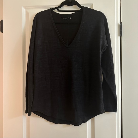 Abercrombie Soft & Cozy V Neck legging tee - Picture 2 of 4